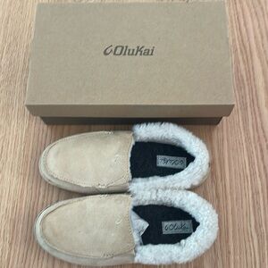 OluKai Ku'una Slipper Women’s Size 6 in Golden Sand (Tan) - SKU 9421709